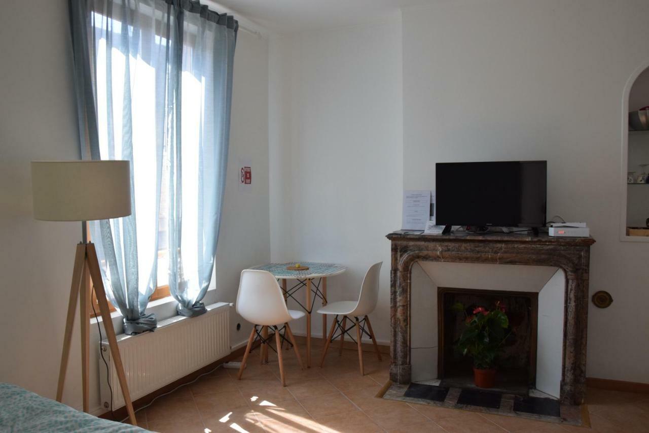 Joli Studio Plein Centre De Milly La Foret Εξωτερικό φωτογραφία