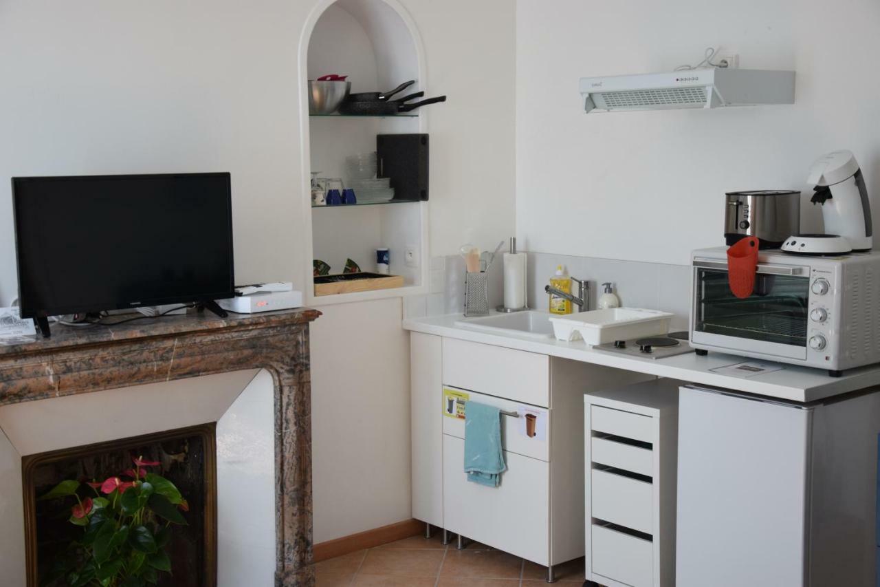 Joli Studio Plein Centre De Milly La Foret Εξωτερικό φωτογραφία